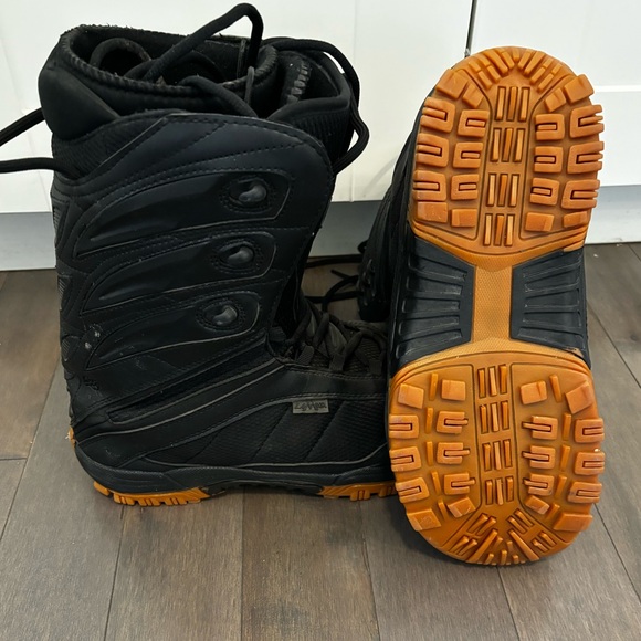 Snowboard boots - Picture 3 of 3